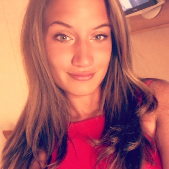 Meet your Posher- Michaela! - Picture 1 of 3